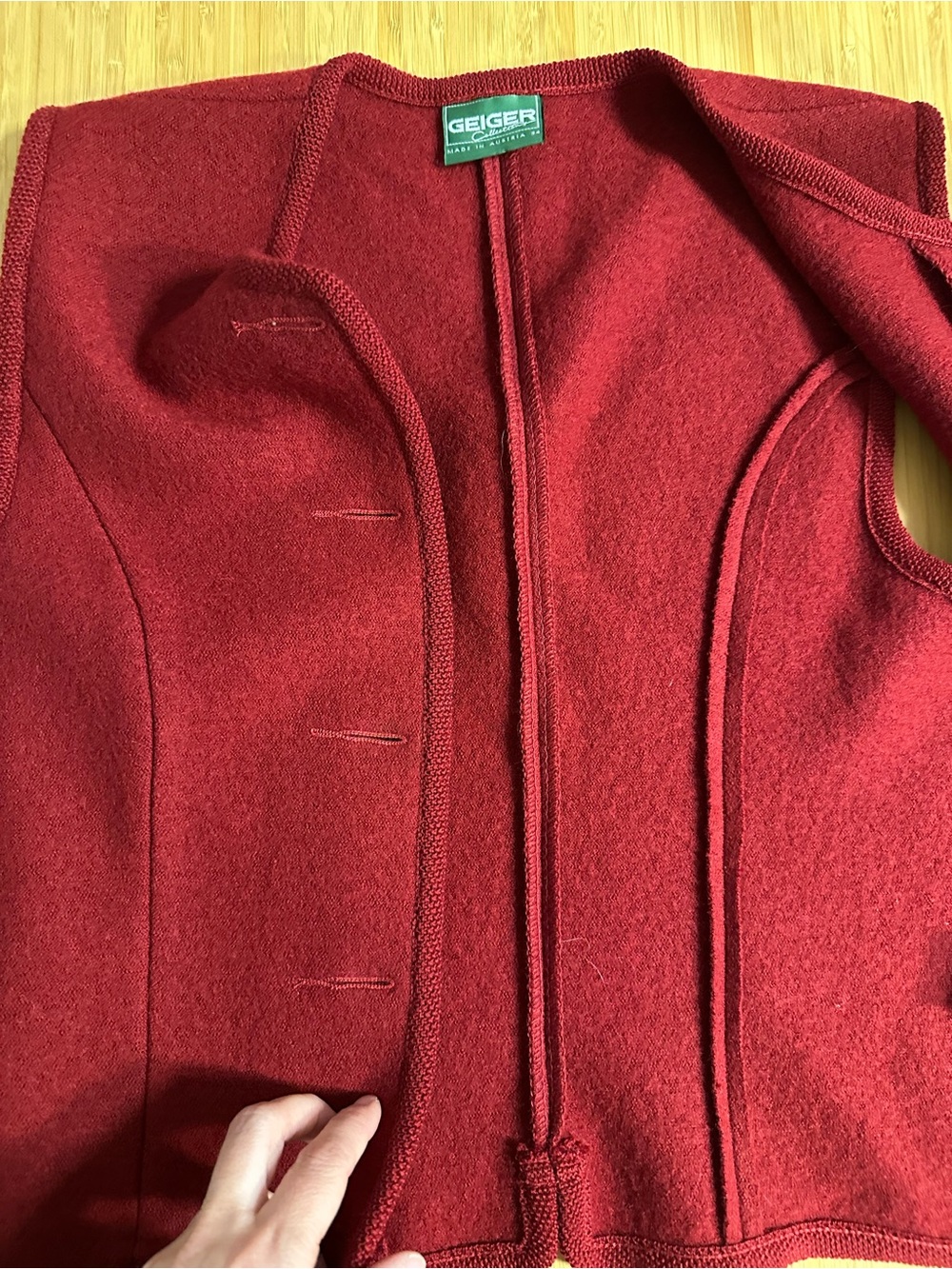 VTG Geiger Women's Wool Red Sleeveless Button Front Vest made in Austria 34 - Picture 9 of 13